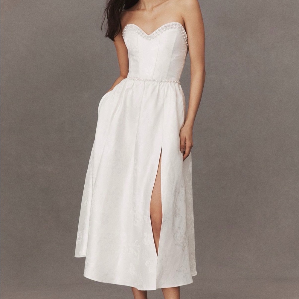 V. Chapman White Strapless Midi Dress with Sweetheart Neckline